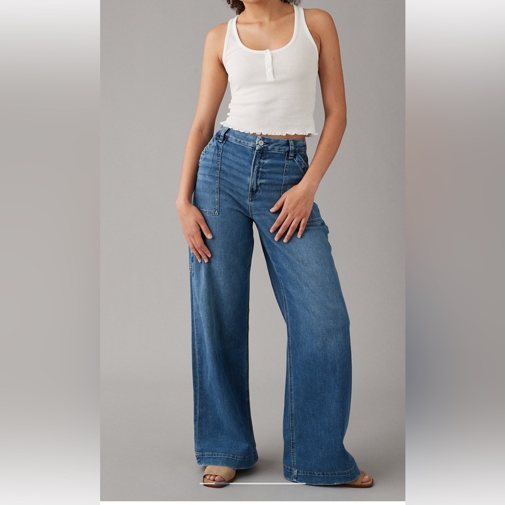 AE Dreamy Drape Stretch Curvy Super High-Waisted Baggy Wide Leg Jean in size 14
